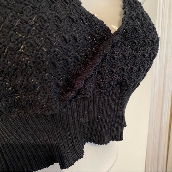 Black Crochet Knit Cropped Halter Top - Picture 5 of 16